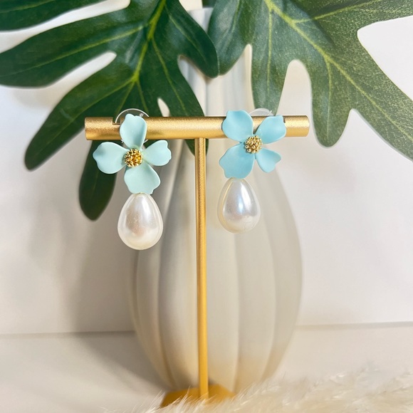 Elegant Floral & Pearl Drop Earrings - Coquette Small Earrings - Flower Earrings - Picture 12 of 16